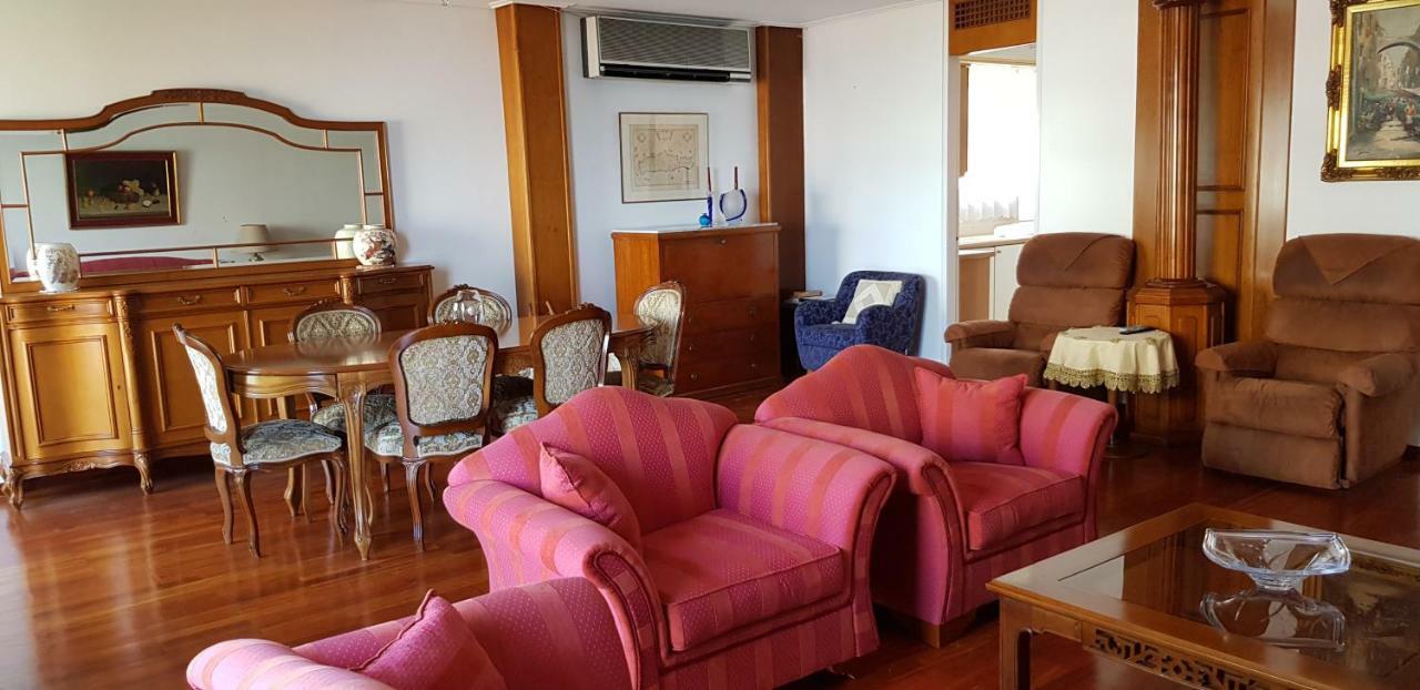 Perfect Beachfront Apartment Athen Eksteriør bilde